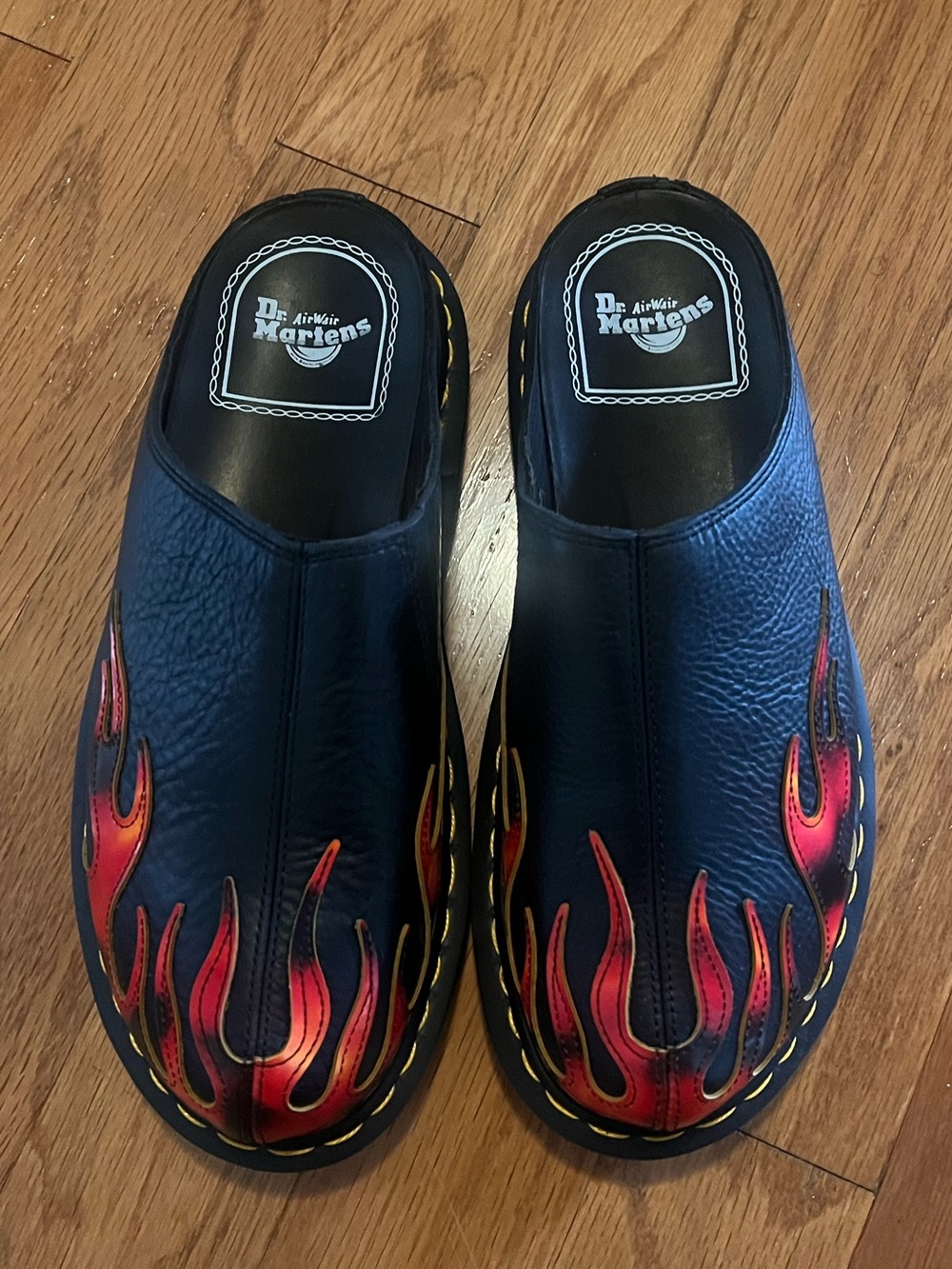 Dr. Martens San Mule Flame